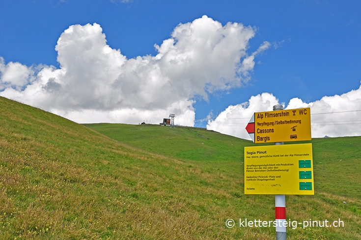 Wegweiser zur Alp Flimserstein und auf den Cassons